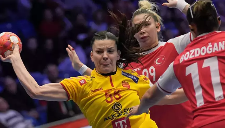 德转列从未入选国家队11人阵容：约罗、卡雷拉斯、德拉普在列