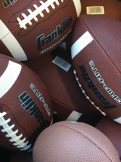 1-4惨败+2-3被翻！五星巴西跌下神坛？世界杯签运难救二流困境